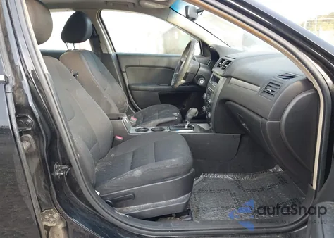 2011 Ford Fusion Se z USA, uszkodzony, nr VIN 3FAHP0HA1BR143480